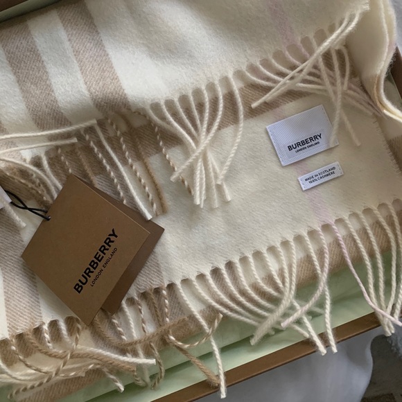 burberry alabaster scarf